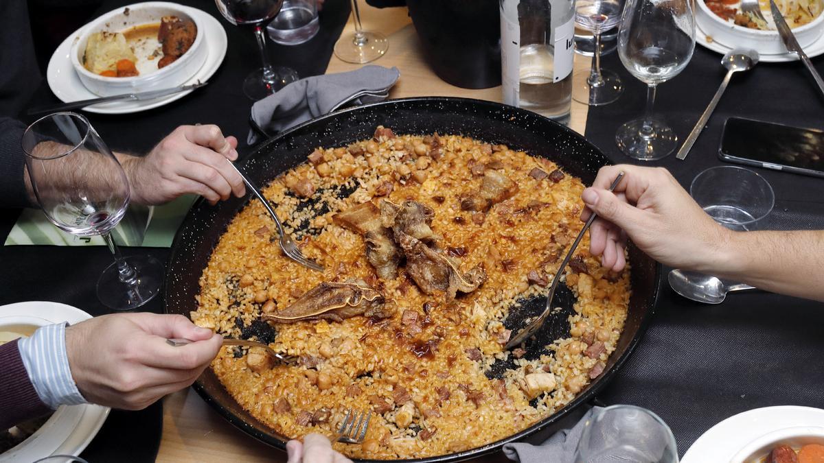 El cocido del Bulebar Zentro, donde se presentó la ruta, destaca por su originalidad; manda el arroz.