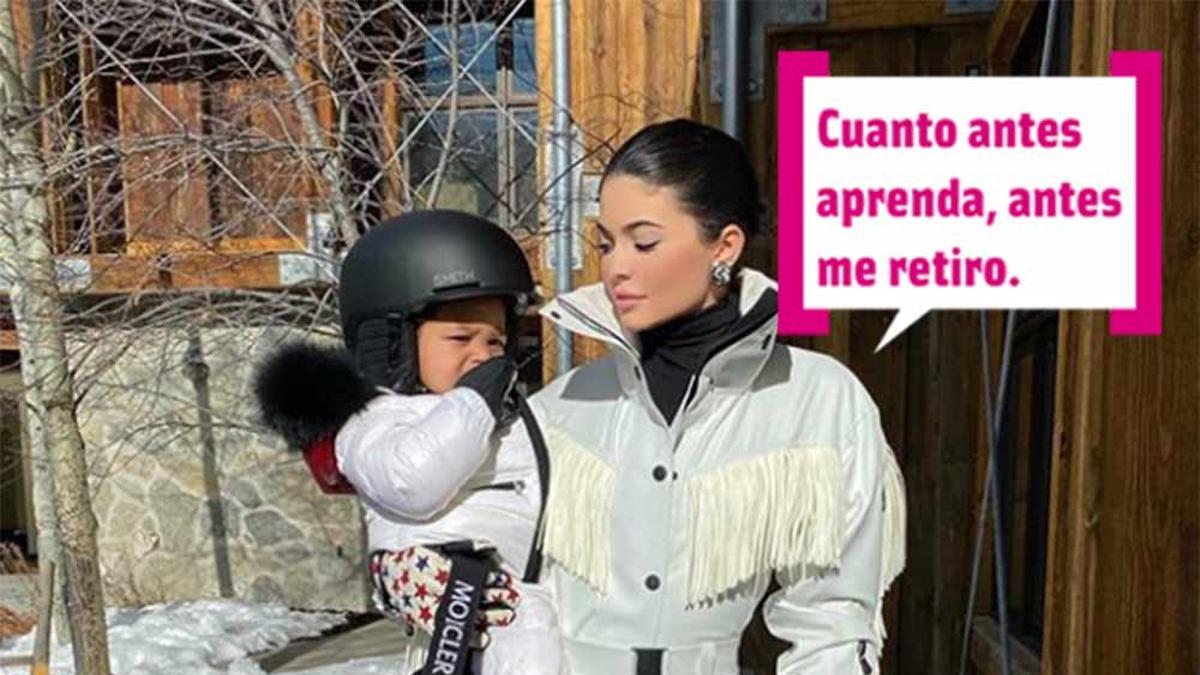 Kylie Jenner con Stormi en la nieve