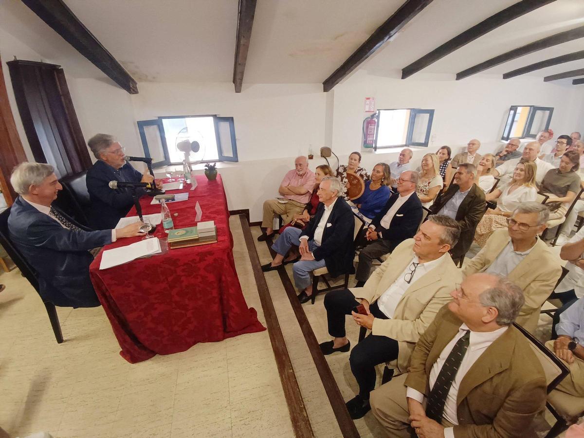 La conferencia se celebró anoche anoche en el Círculo Mallorquín