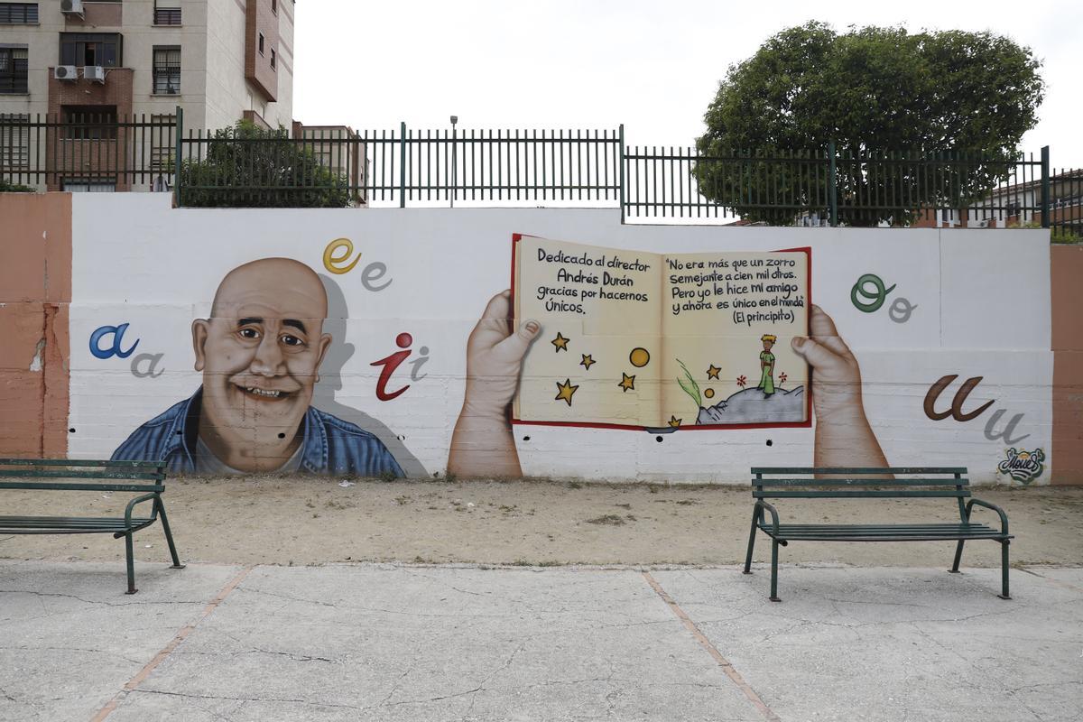 El colegio homenajea a Andrés Durán, director del centro durante más de dos décadas, jubilado en diciembre.