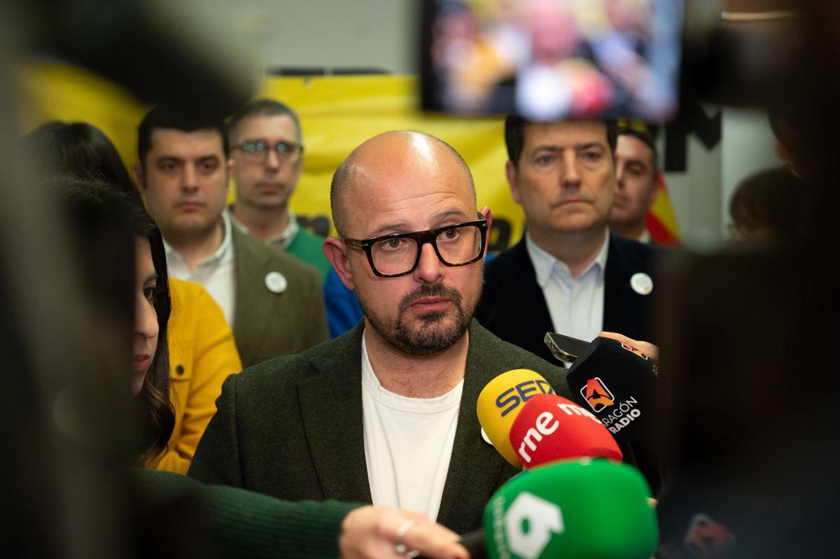 Alberto Izquierdo, candidato del PAR, después de conocer los resultados de las elecciones autonómicas del 8F