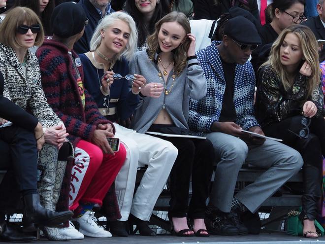 Chanel otoño-invierno 2017/2018: Anna Wintour, Pharrell Williams, Cara Delevingne, Lily Rose Deep y Rita Ora