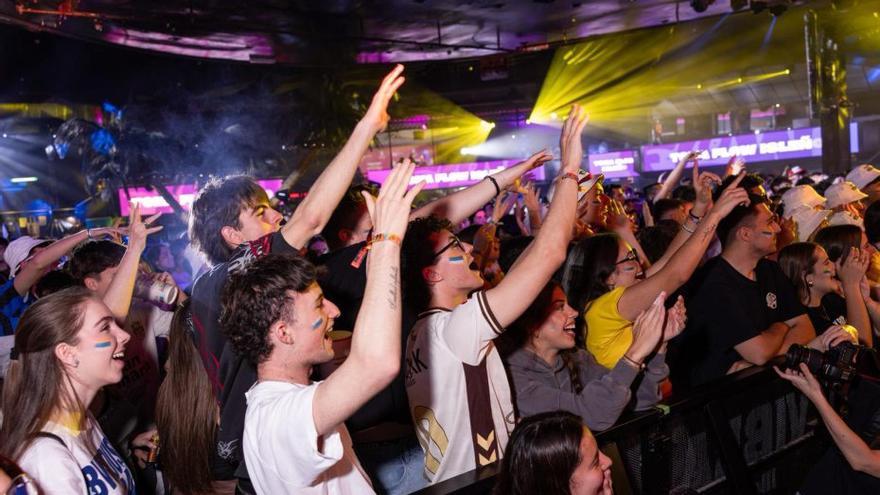 El ritmo canario hace bailar a más de dos mil personas en Madrid