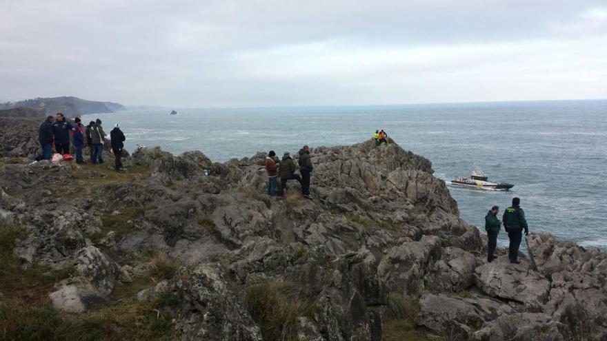 Los GEAS participan en la búsqueda del pescador desaparecido en Llanes