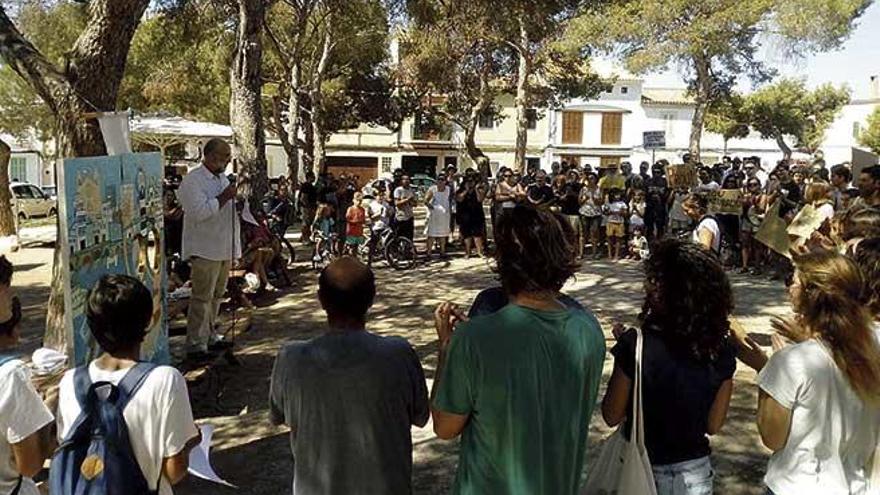 Imagen de la protesta el pasado verano contra la modificaciÃ³n urbanÃ­stica. Las entidades no descartan volver a convocar movilizaciones como esta.