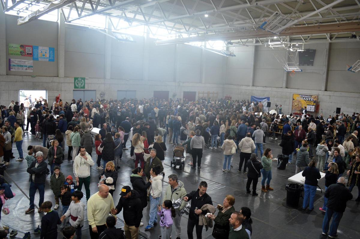 El pabellón de deportes se llenó.