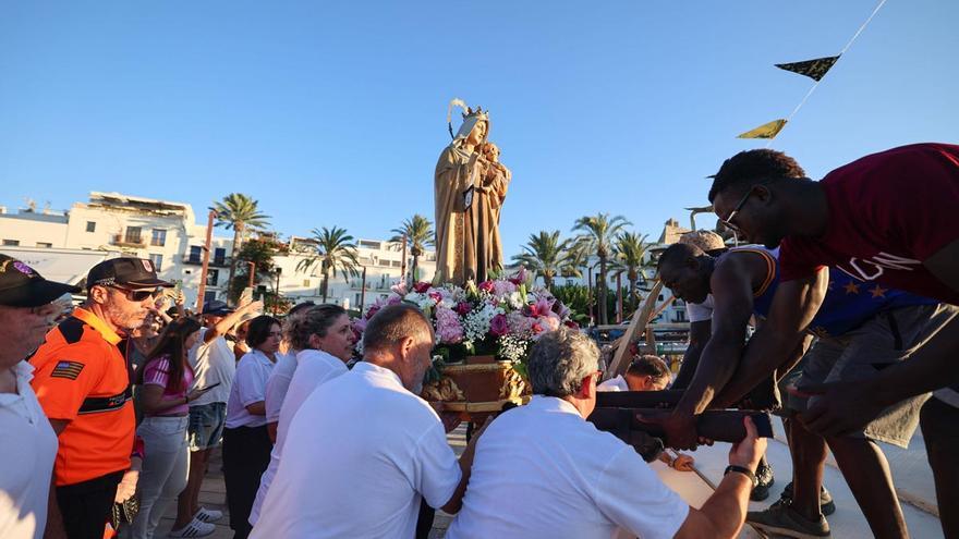 Mira aquí todas las imágenes del Día del Carmen en Ibiza