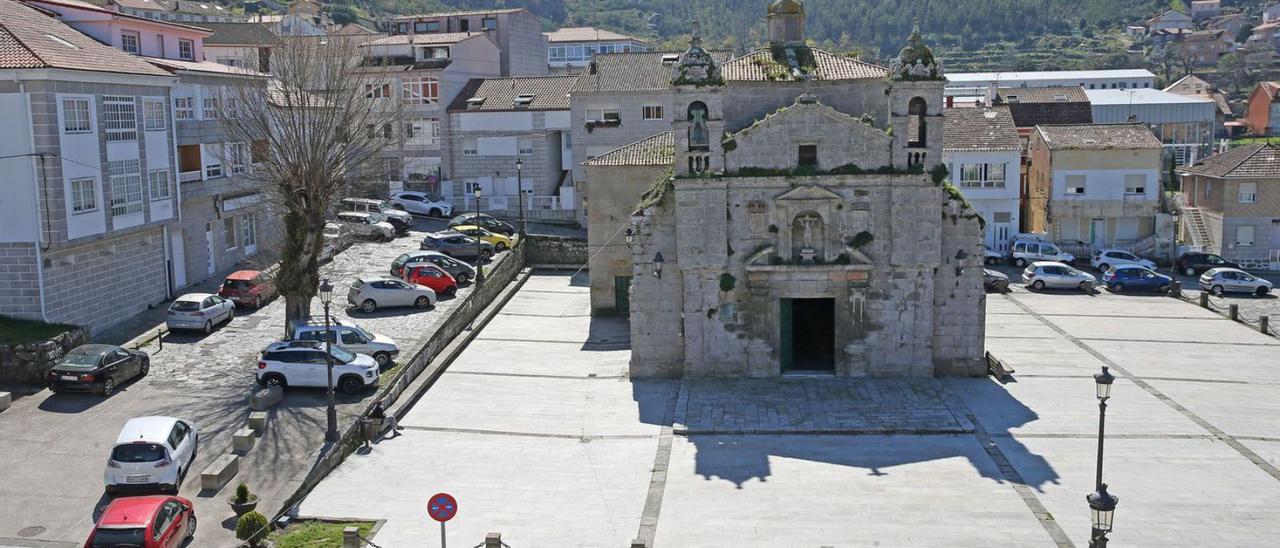 El proyecto pretende retirar los coches de Santa Liberata y habilitar zonas de sombra. |   // MARTA G. BREA