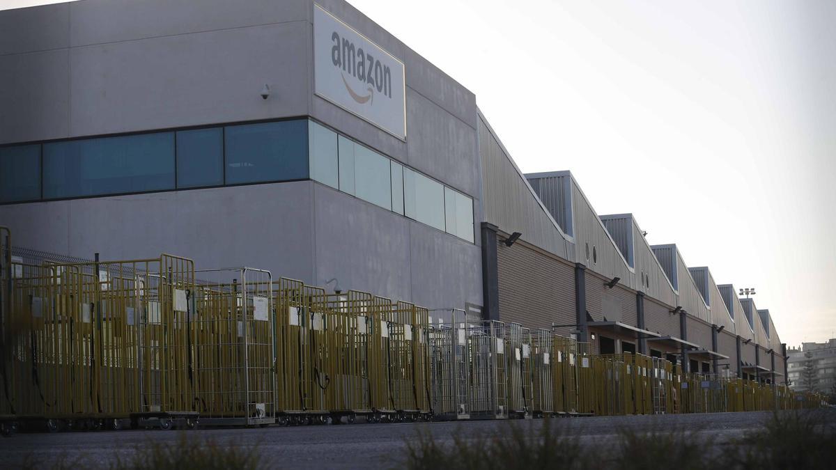 Centro logístico de Amazon en Paterna.