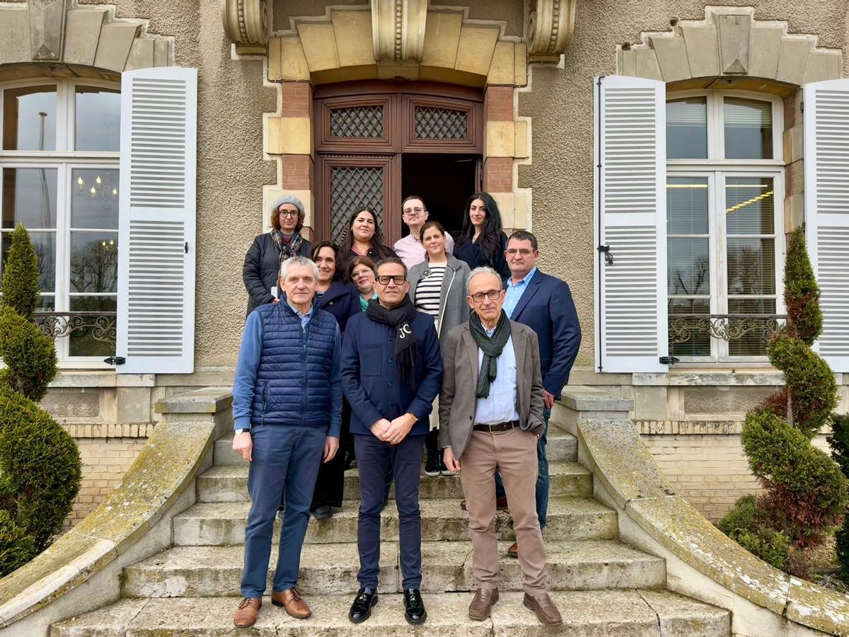 Comitiva de la Mancomunitat de l'Horta Sud en Normandía.