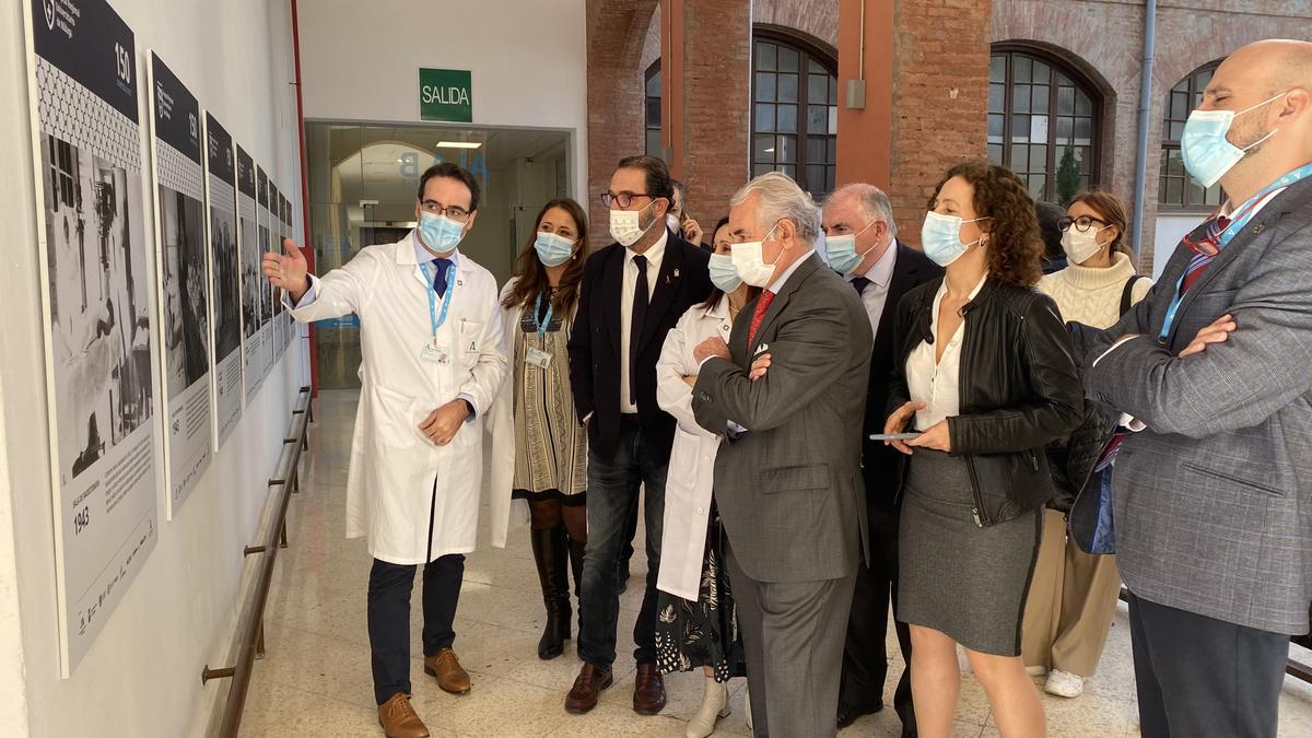 El Hospital Civil inaugura una exposición que recorre sus 150 años de historia