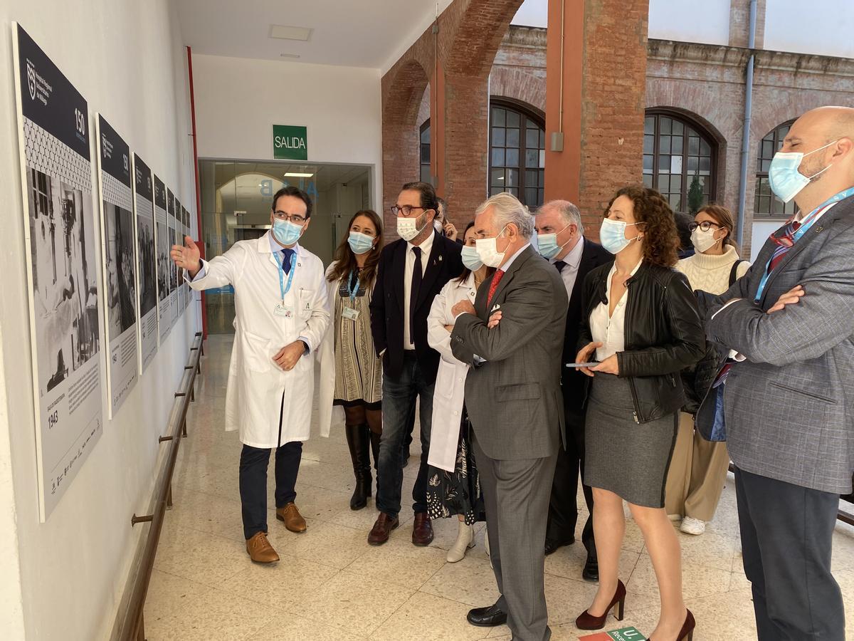 El Hospital Civil inaugura una exposición que recorre sus 150 años de historia