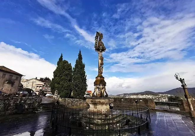 La mano de Ignacio Cerviño en Cangas