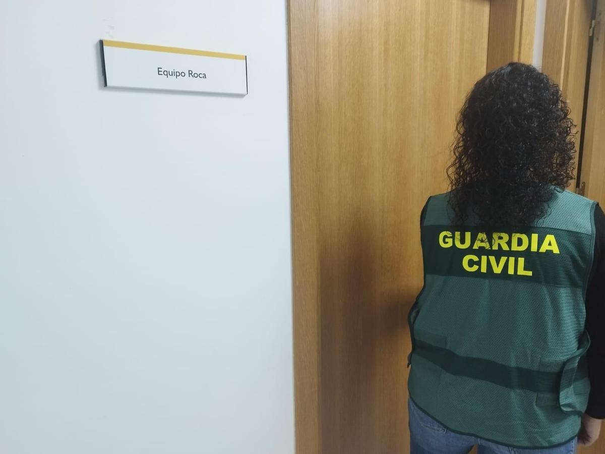 Una agente del Equipo Roca de la Guardia Civil.