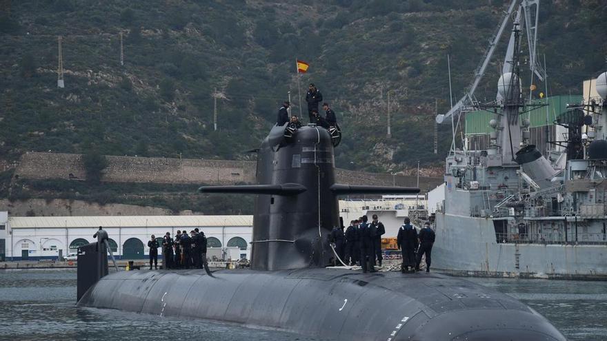 El submarino Isaac Peral, la última «joya» de la Armada, llega a Galicia