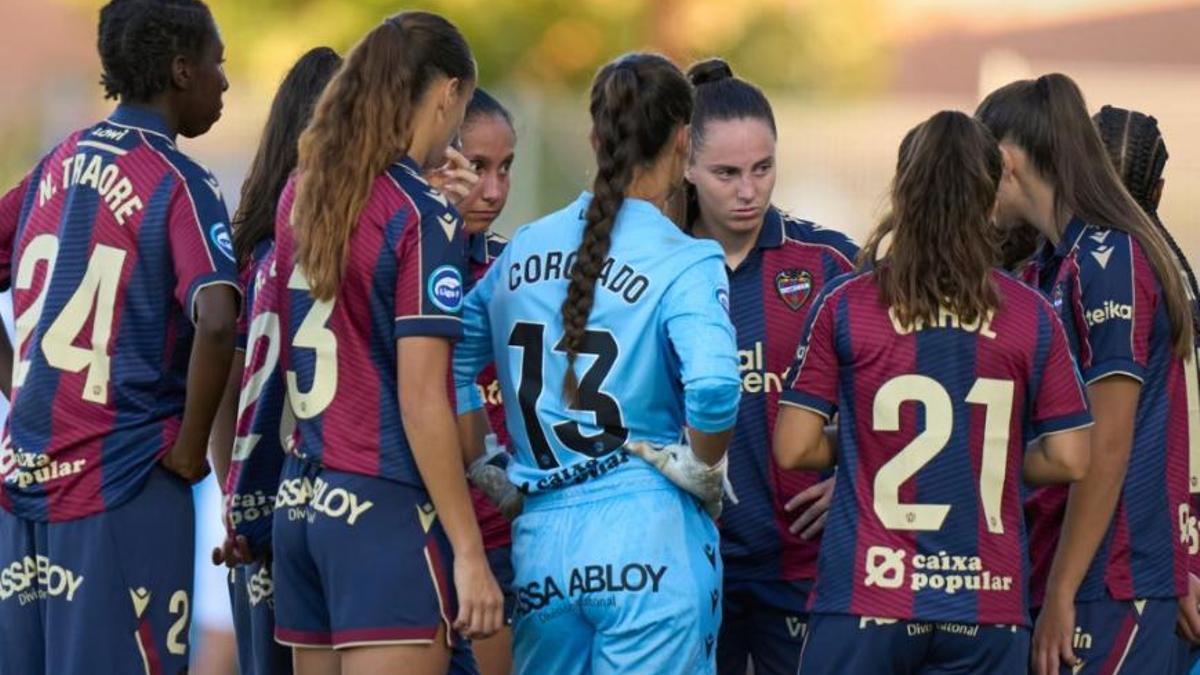 Las jugadores del Levante UD en un partido esta temporada