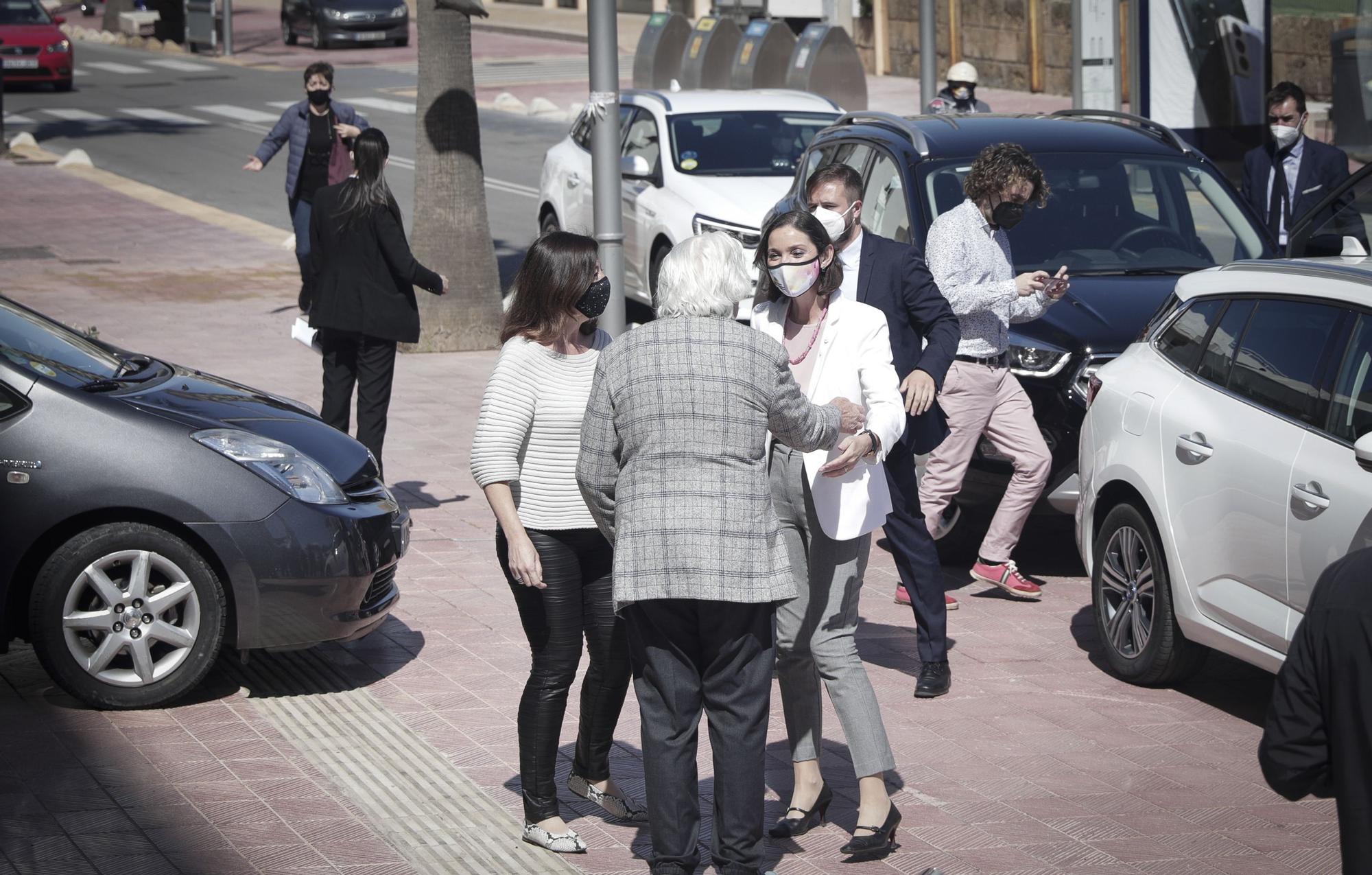 La ministra Maroto visita Mallorca y se reúne con el Govern y los hoteleros
