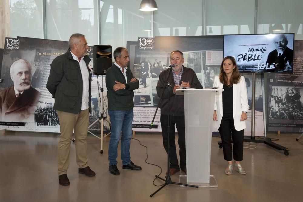 Inauguración de una exposición sobre los 130 años de UGT en el Ágora