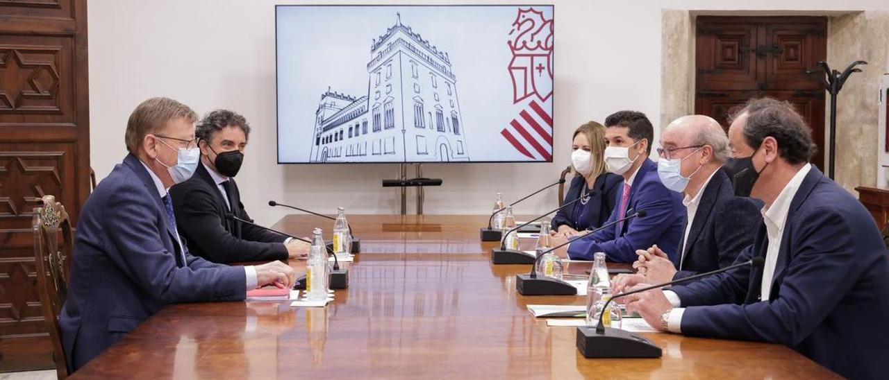 Puig y Colomer, reunidos con la patronal hotelera Hosbec.