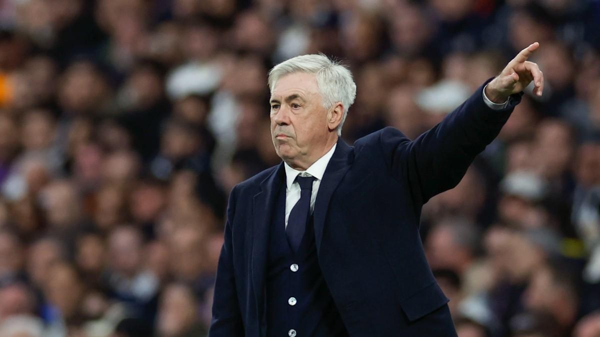 Carlo Ancelotti durante el partido ante el Rayo Vallecano