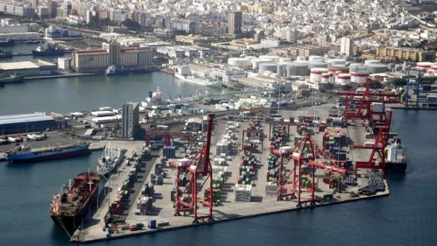 Montaje en El Muelle para el concierto del Festival Internacional de Música, Teatro y Danza