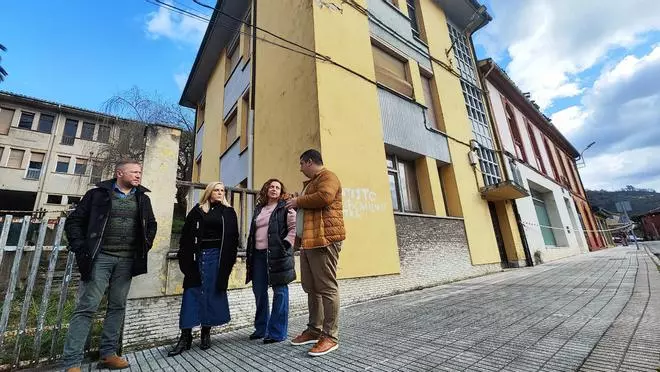 El PP exige rehabilitar las escuelas de Caborana tras 16 años de espera