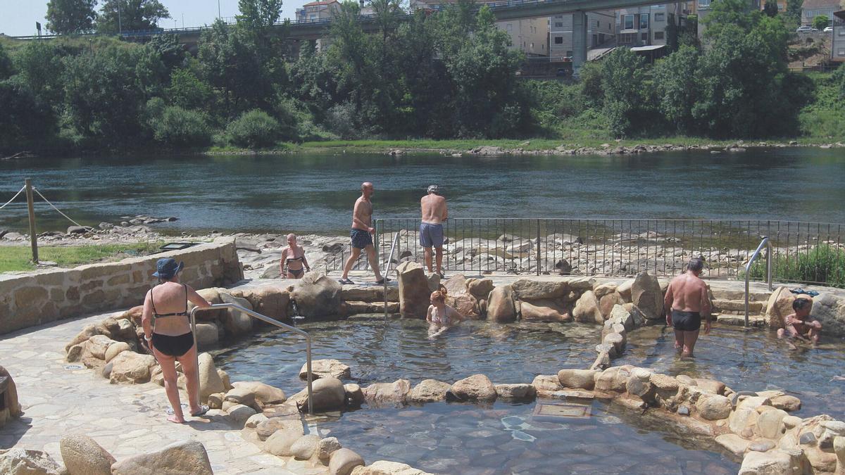 ¿Que tienen las termas para que los ourensanos la frecuenten hasta con altas temperaturas?