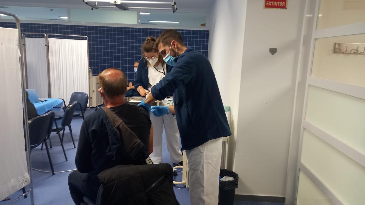 Imagen de la jornada de vacunación realizada durante el sábado en el Hospital de la Plana.