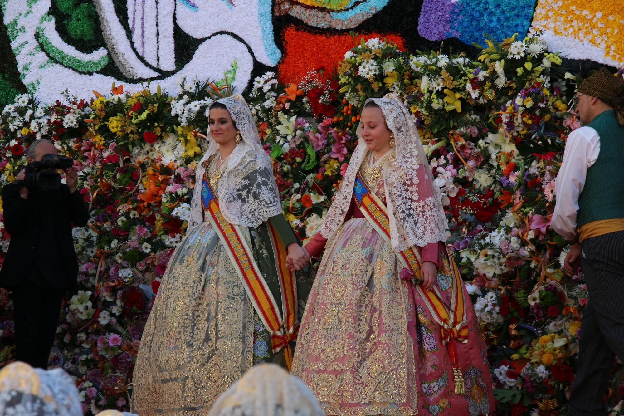 Las mejores imágenes de la 'Ofrena' de las Fallas de Burriana