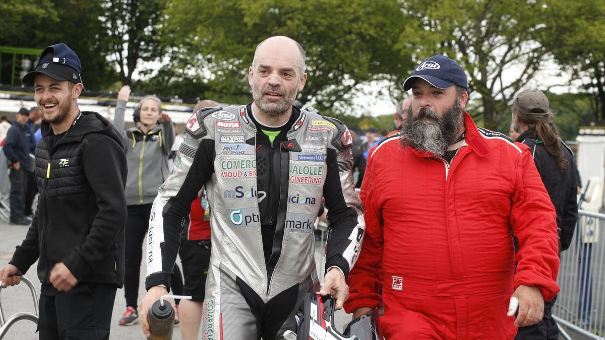 Raül Torras, piloto fallecido en el TT Isla de Man, junto a su hermano Ángel.