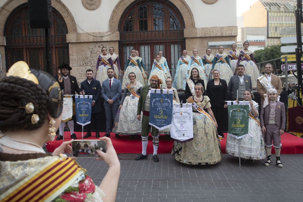 Explosión de júbilo en los premios a las mejores fallas de Sagunt