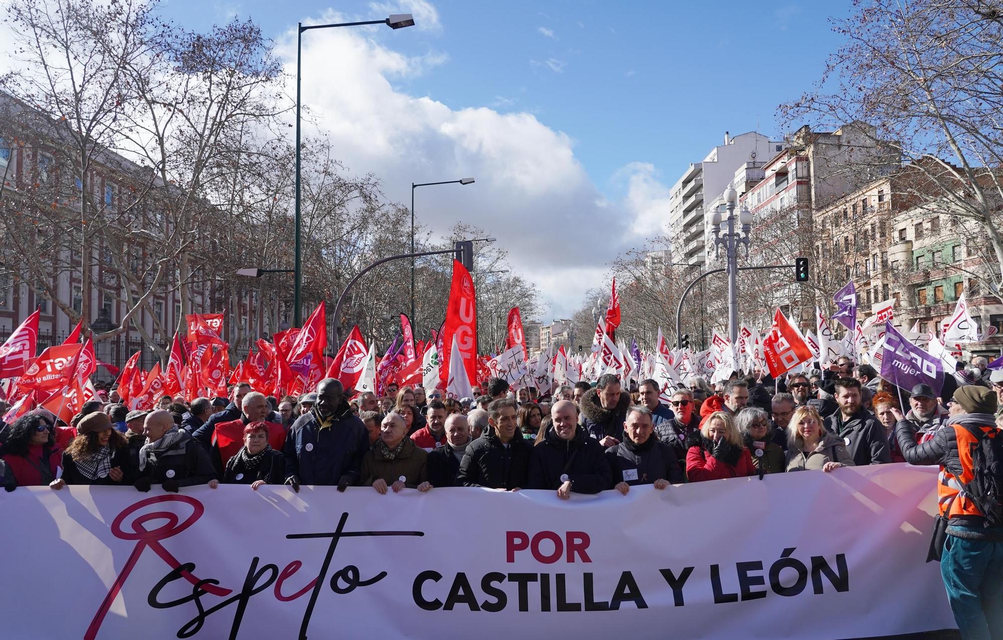 GALERÍA: Así ha sido la manifestación en Valladolid para exigir "respeto por y para Castilla y León"