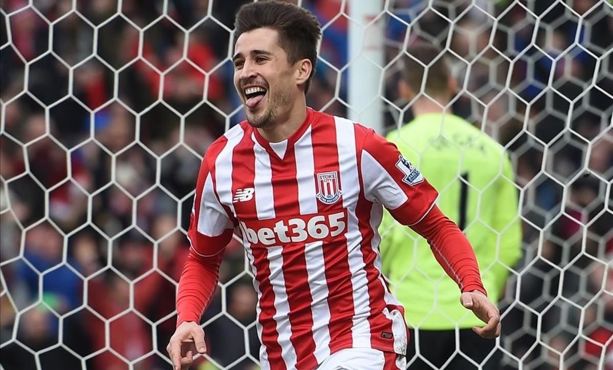 jdomenech32249313 stoke city s spanish striker bojan krkic celebrates after sc170428195405 jdomenech32249313 stoke city s spanish striker bojan krkic celebrates after sc170428195405