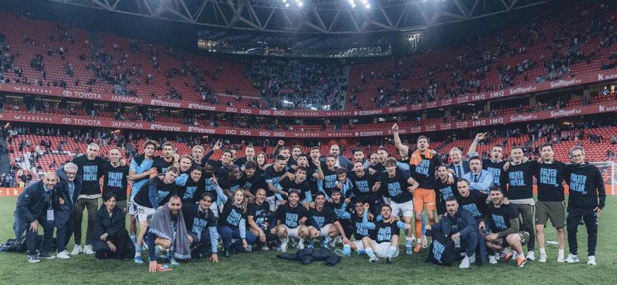 Foto de familia del Celta en San Mamés, tras asegurarse una plaza europea. | RCCV