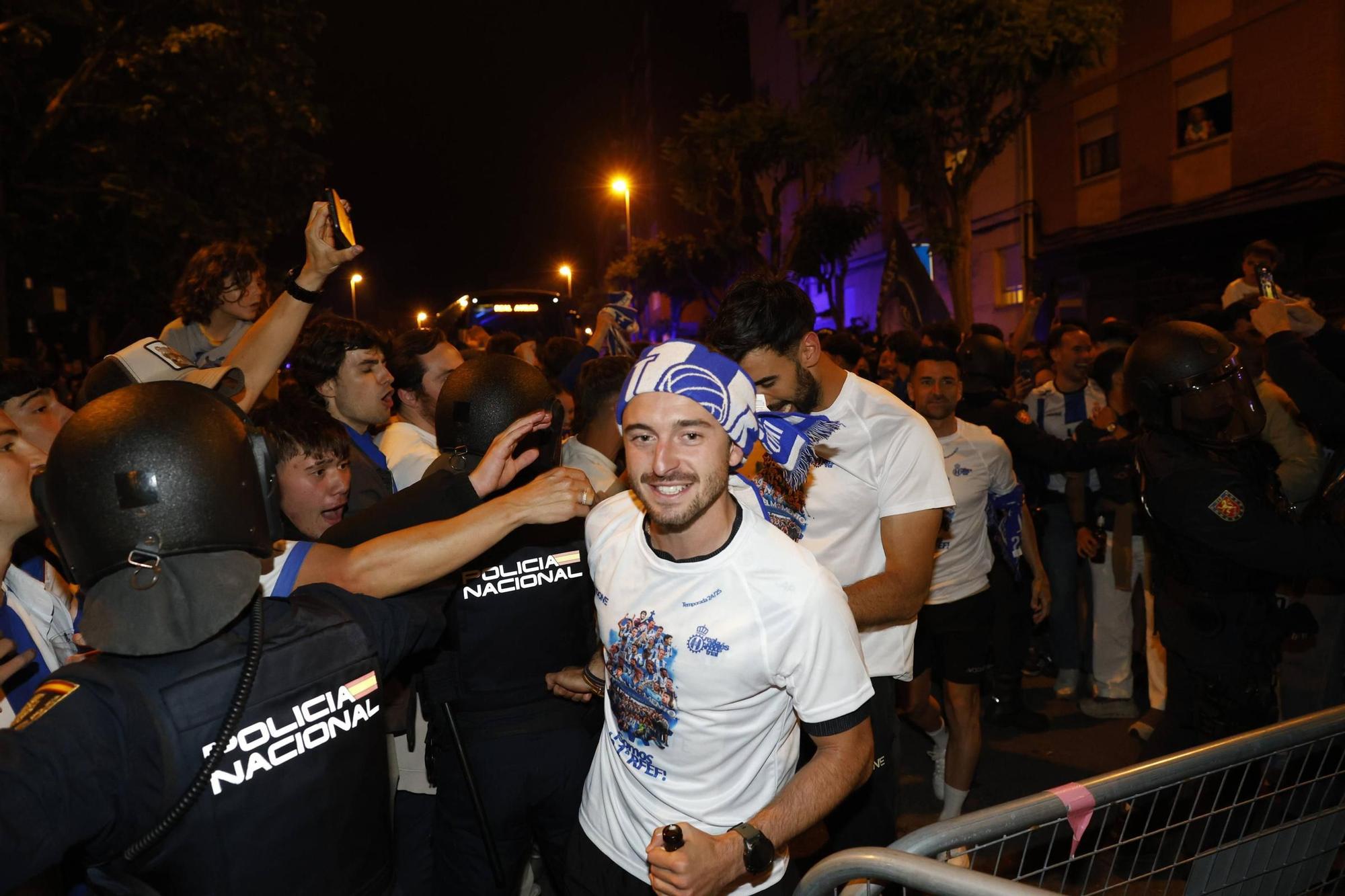 EN IMÁGENES: Locura en las calles de Avilés por el ascenso