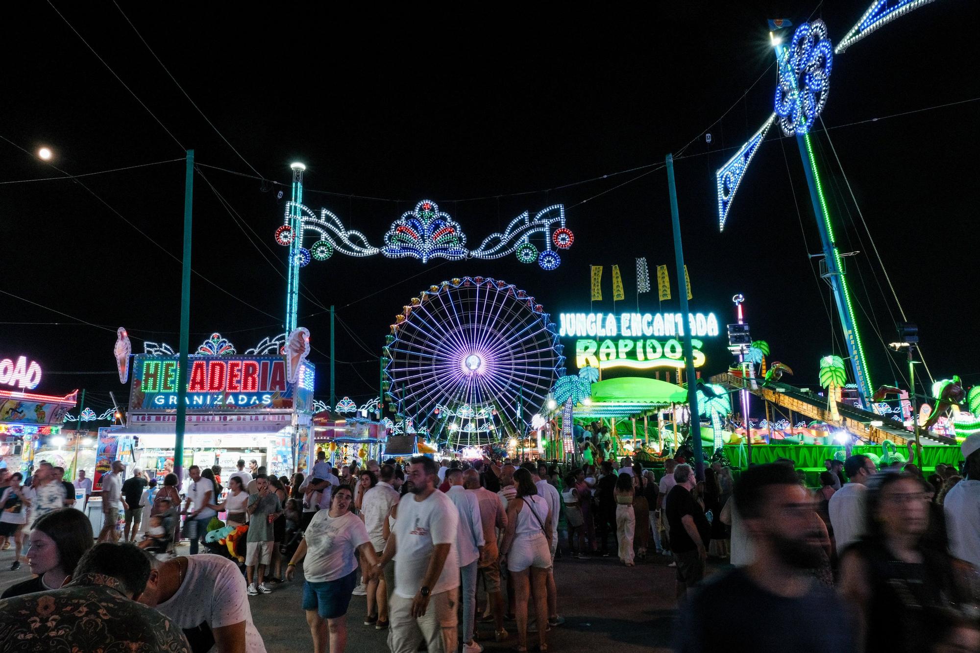 Así ha sido el Pregón del Kanka y el encendido de luces en la primera noche de la Feria de Málaga