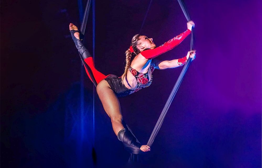 Las acrobacias aéreas no faltarán en el circo de Valdespartera durante las fiestas.