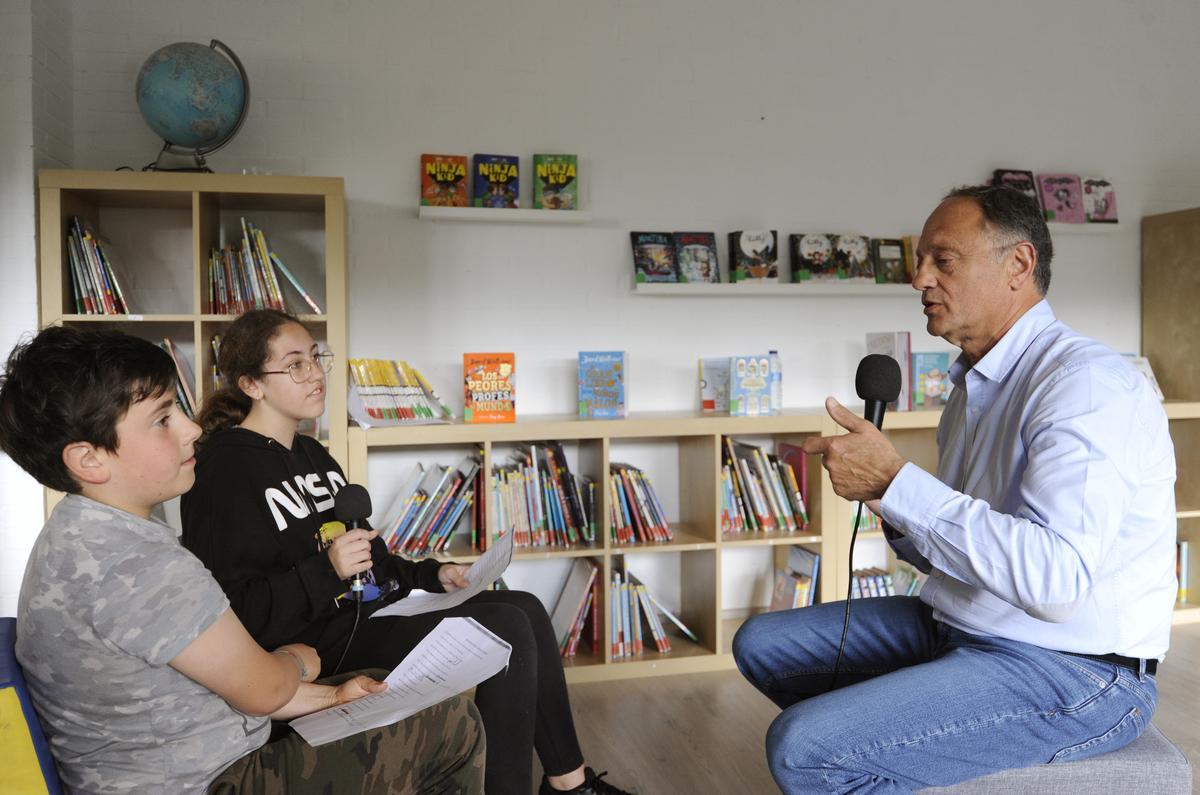 Jesús Otero respostou ao cuestionario na biblioteca.