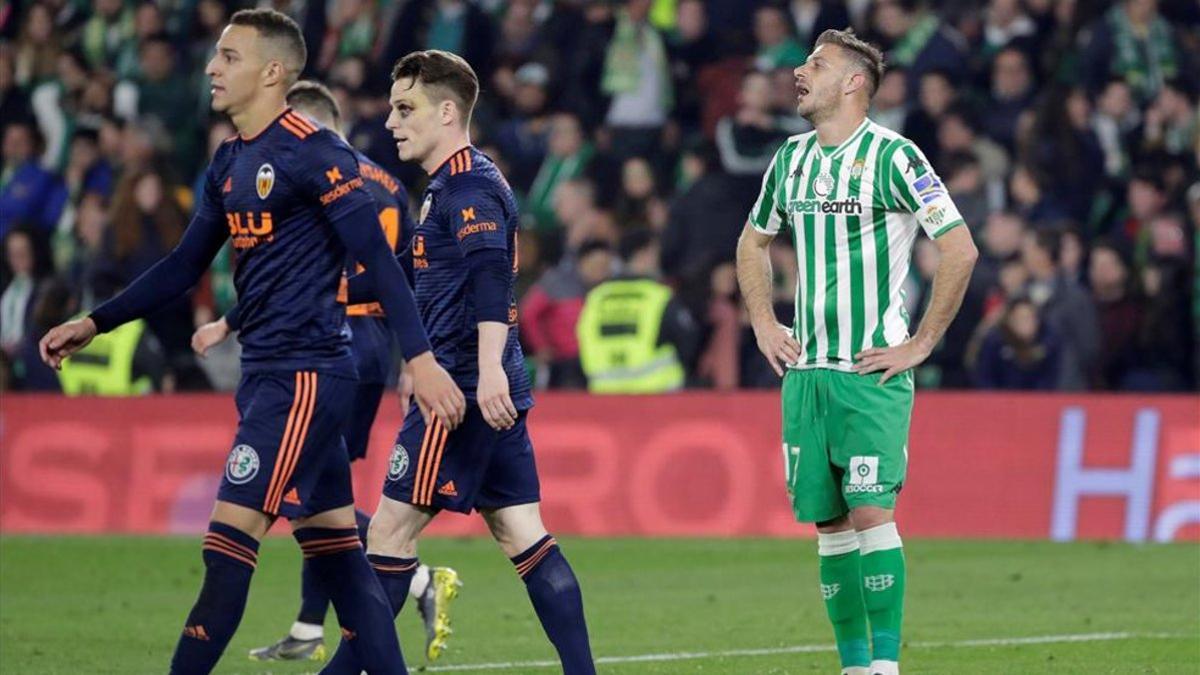 Betis y Valencia empataron a 2 en la ida de la Copa del Rey