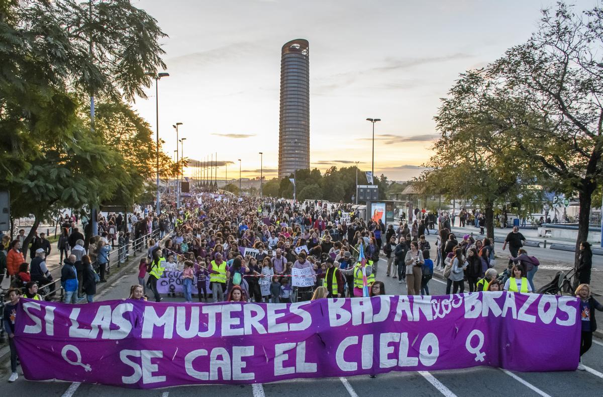 Una imagen de la marcha del 8-M en Sevilla.