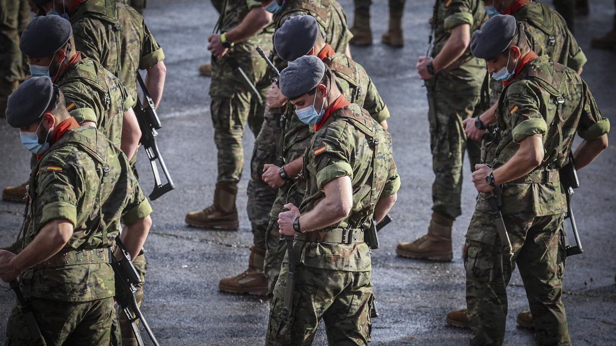 Adrián Barbón  en los actos conmemorativos de la festividad de la Inmaculada Concepción, patrona del Arma de Infantería, en Cabo Noval