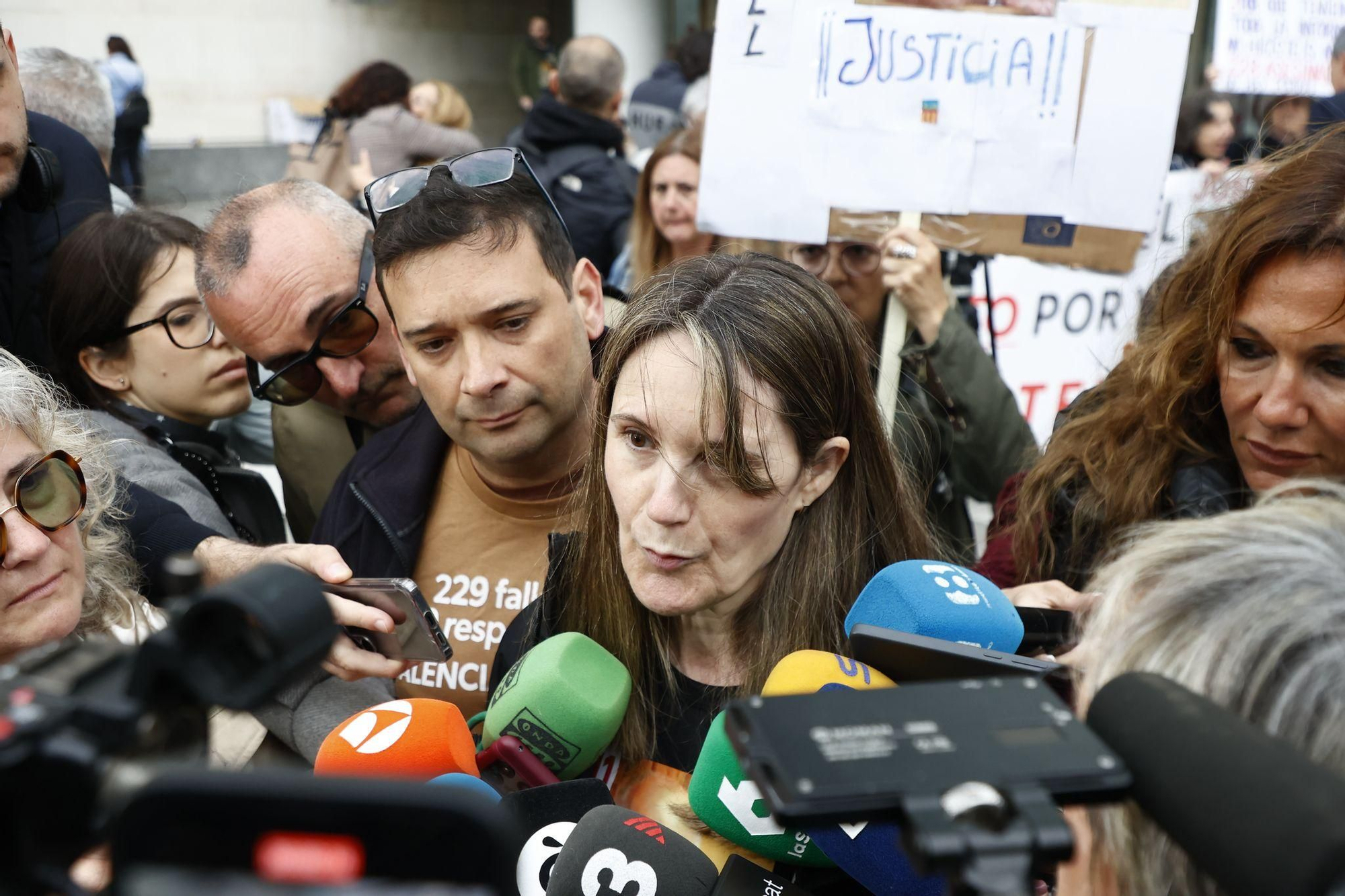 La llegada de la exconsellera Pradas y Argüeso para declarar como imputados por la gestión de la dana