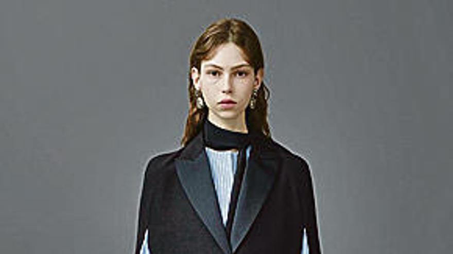 Capa &#039;blazer&#039; de Zara.