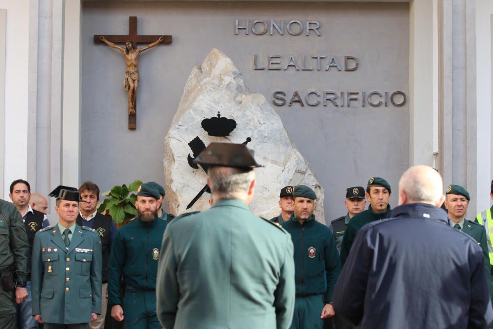 El director general del instituto armado, Félix Azón, ha felicitado personalmente a los agentes que participaron en el rescate del pequeño en Totalán