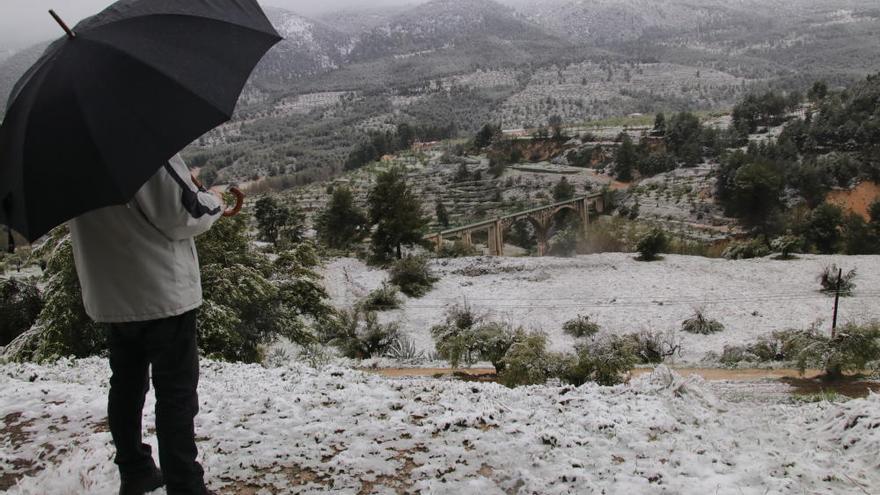 El temporal vuelve a traer nieve a la provincia de Alicante