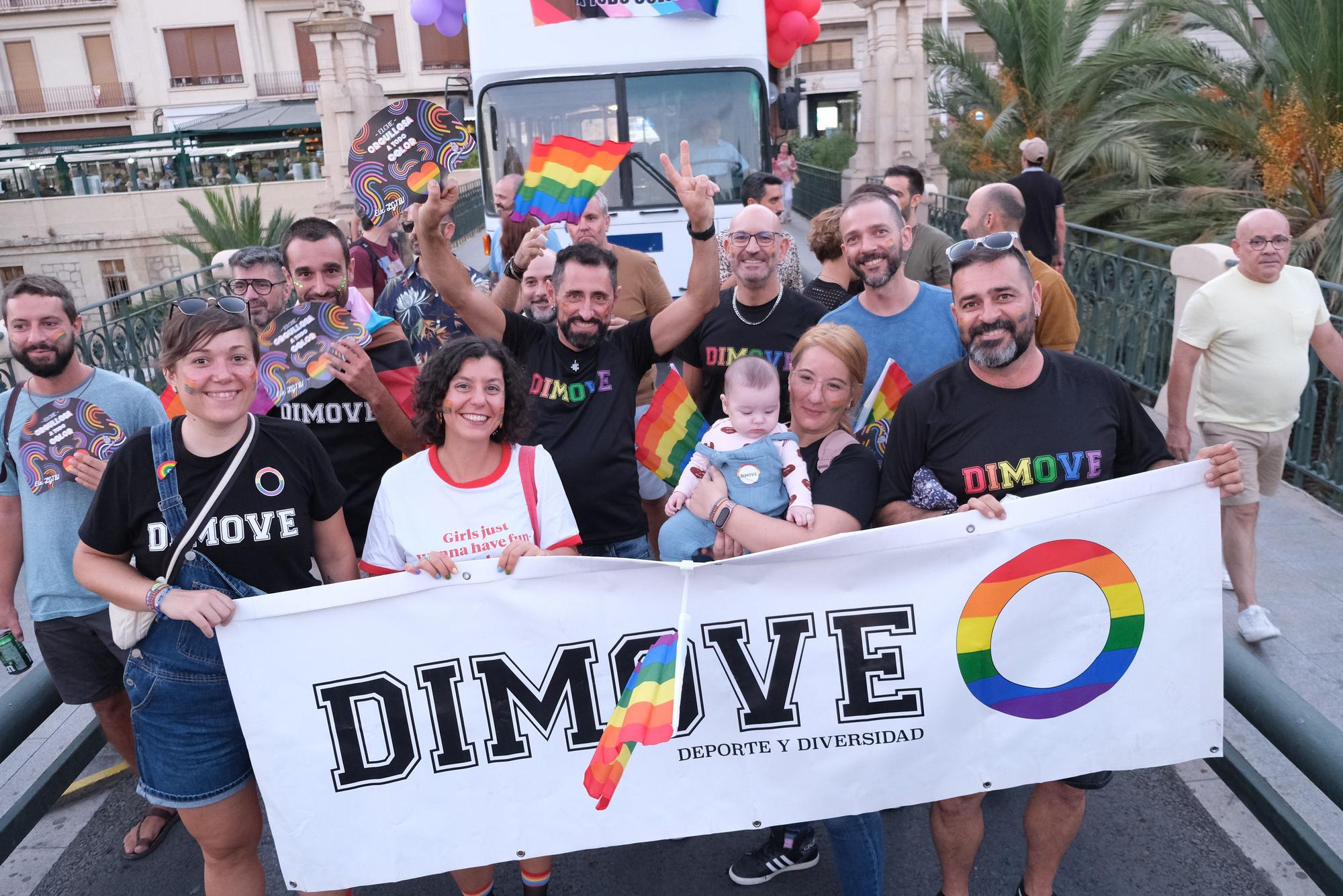 Así ha sido la manifestación del Orgullo en Elche