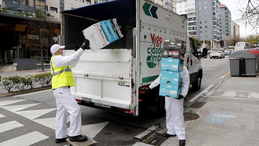 O Concello e as froiterías de Vigo, xuntos por rúas máis limpas