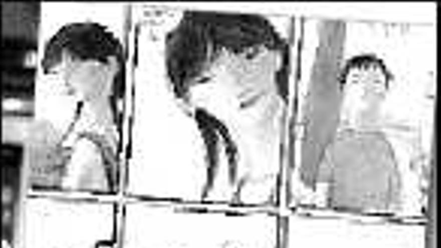 El alicantino

 Pablo Auladell y, a la derecha, una de sus ilustraciones