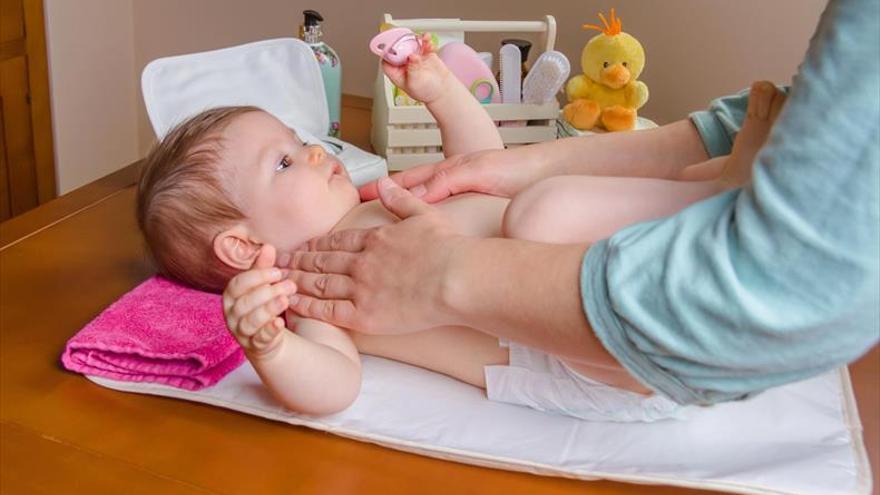 La crianza con apego favorece el desarrollo neuronal de los bebés