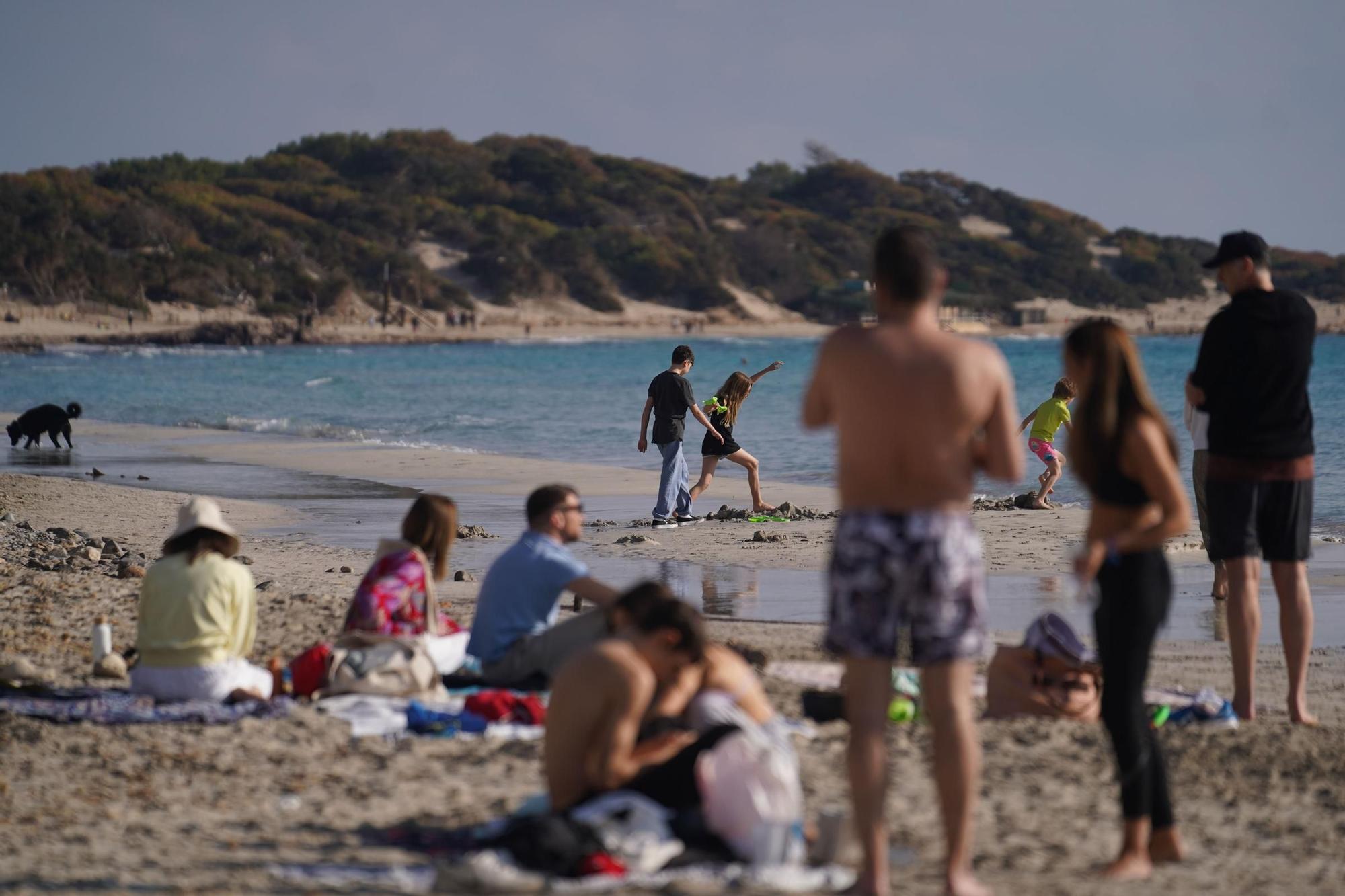 Todas las imágenes del día de Navidad en las playas de Ibiza